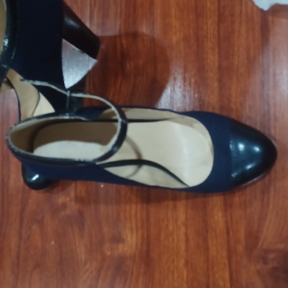 NINE WEST SIZE 8M - Picture 6 of 7